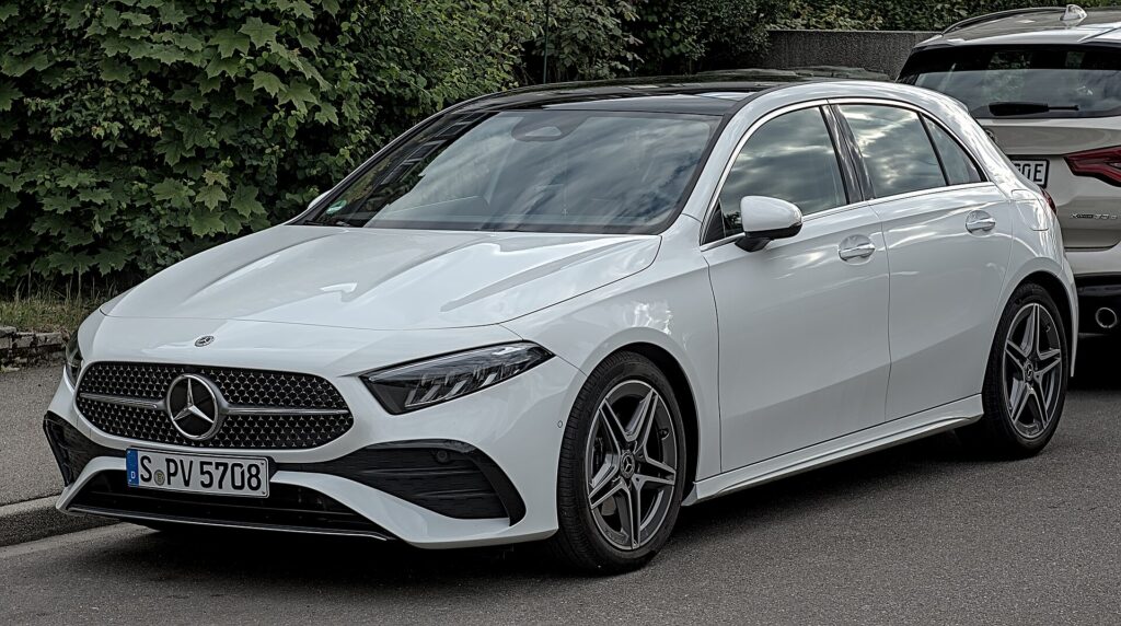 Mercedes-Benz A 200 Kompaktlimousine Progressive – Bild 2