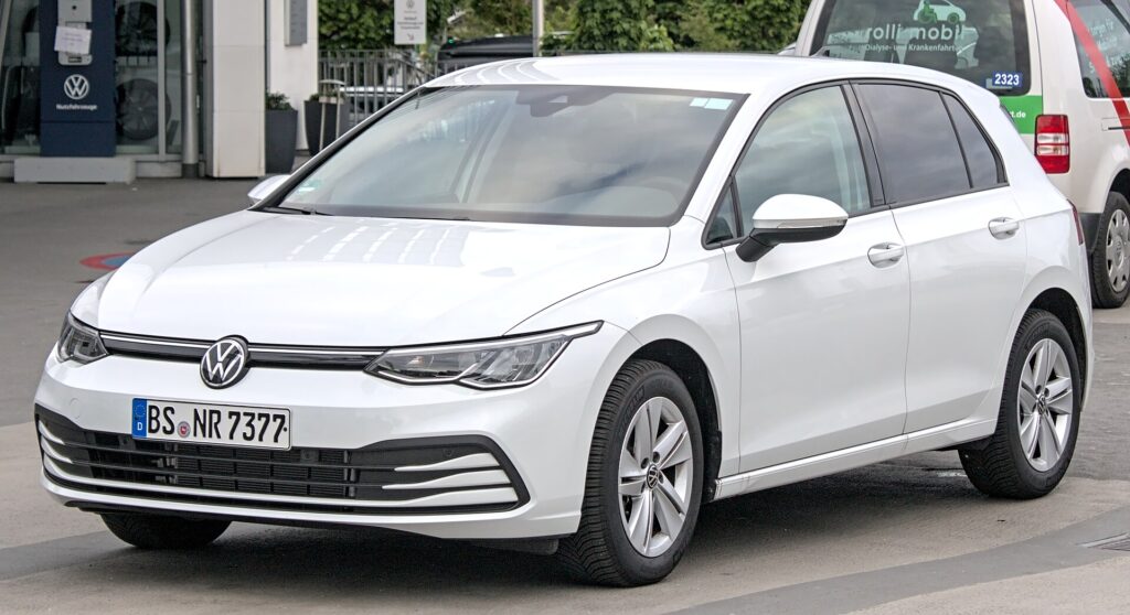 Volkswagen Golf VIII 1.5 eTSI Life – Bild 1
